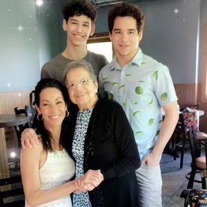 Meet your Posher, Lori